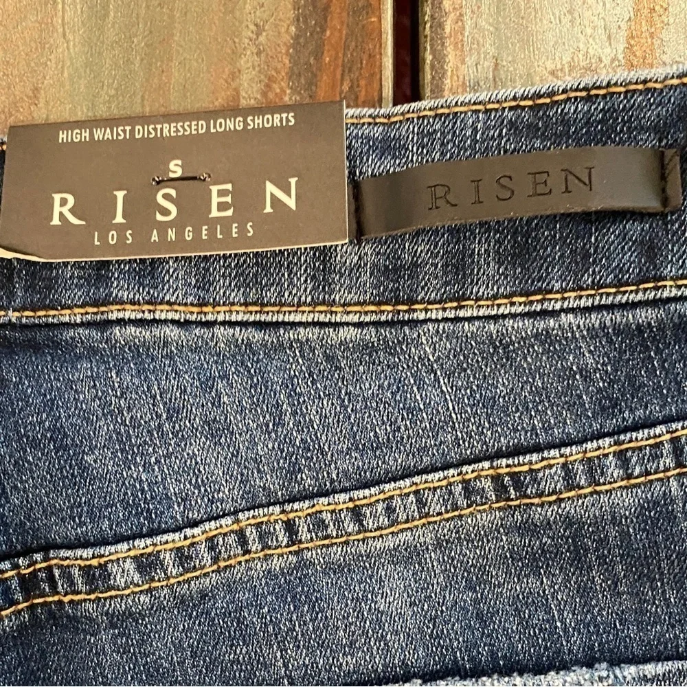 Risen NWT Alaina High Waist Distressed Long Denim Shorts Womens Size Small New